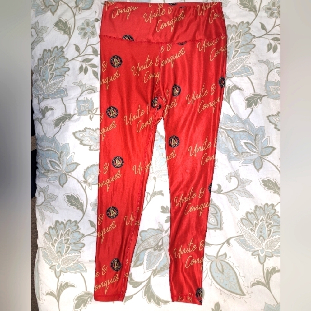 A pair of ZooZatz Atlanta United ladies leggings in a size large. NWT.